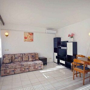 Living area - Holiday apartment mit Klimaanlage und Außenpool (Poreč)