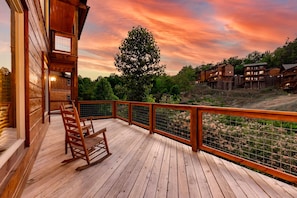 Studio - Luxury Brand New Cabin 5b 5 5ba w Arcade Theater (Sevierville)