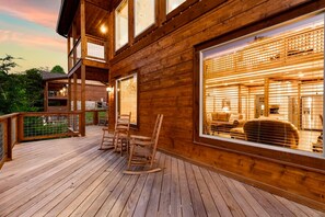 Studio | 5 bedrooms