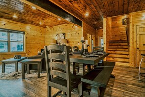 5 bedrooms - Brand New 4 4 Minutes to Dollywood Hot Tub (Pigeon Forge)