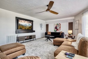 Studio | 4 bedrooms - Unique 4bed 3bath A-frame (Kodak)