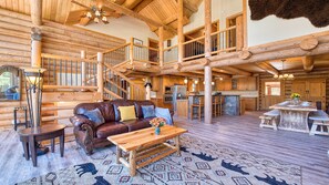 Studio | 6 bedrooms - Slps 24 12m Town 7acre Huge Yard Theatre Gmroom (Sylva)