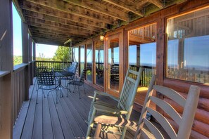 2 bedrooms - Picturesque 2 2 Close to Parkway (Sevierville)