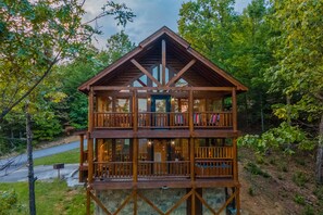 Studio | 1 bedroom - Mountain Majesty With Spectacular Views (Sevierville)