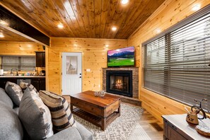 House | 5 bedrooms - Brand New 4 4 Minutes to Dollywood w Hottub (Pigeon Forge)