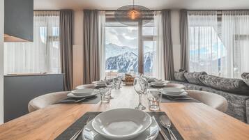 Appartement Exclusive l'Onyx | Woonruimte | Een televisie