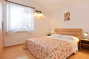 Room - Holiday apartment with air conditioning and outdoor pool (Poreč)