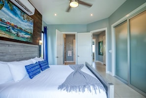 8 bedrooms - Beachfront Condo Complex In Placencia Village (Placencia)