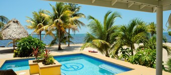 Lucky Duck Villa - Huge Beachfront Pool and Pier