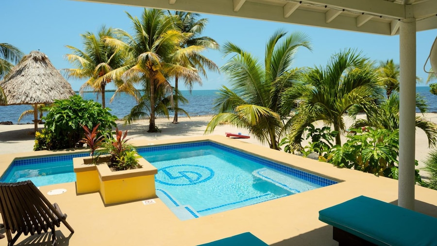 Lucky Duck Villa - Huge Beachfront Pool and Pier