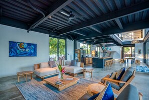 4 bedrooms - Balam Beach Villa - Modern 4bed Oceanfront w Pool (Placencia)