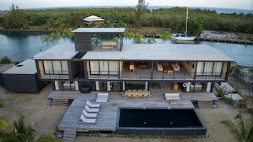 5 bedrooms