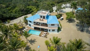 House | 4 bedrooms - Private Oceanfront 4-bed Villa w Pool on Huge Lot (Placencia)