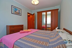 1 室のベッドルーム、WiFi