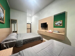 Deluxe Suite Room, 1 King Bed + 1 Single Bed