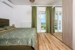 2 bedrooms, WiFi - Holiday apartment with balcony (Crikvenica)