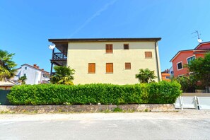 Exterior - Studio with pool and barbecue (Novigrad)