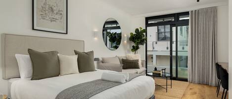 Zimmersafe, Bügeleisen/Bügelbrett, Internetzugang, Bettwäsche