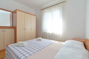 3 室のベッドルーム、WiFi