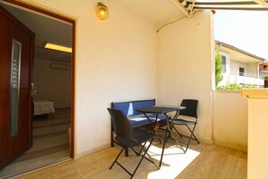 屋外ダイニングエリア