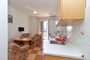Interior - Holiday apartment with balcony and barbecue (Rovinj)