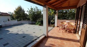 Outdoor dining - Holiday flat with air conditioning and balcony (Rovinj)