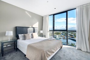 Room - 2 Bedroom Apartment Close To The Beach (Surfers Paradise)