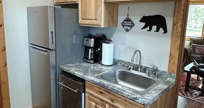 Cozy brand-new 2-bedroom cabin in adorable Island Park near Yellowstone