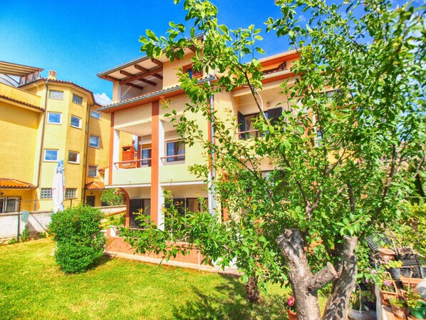 Exterior - Holiday apartment with barbecue (Pješćana Uvala)
