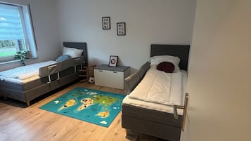 3 bedrooms, desk, travel crib, free WiFi
