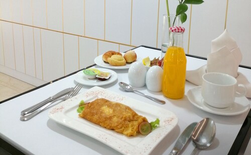Richmond Suites Hotel