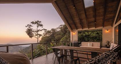 Un refugio natural en medio del bosque tropical, Un lugar escondido en las nubes
