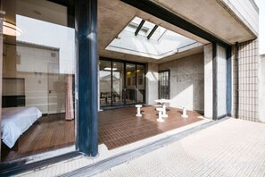 Unclassified image, 4 of 31, button - BRUCE HOUSE (Izumisano)