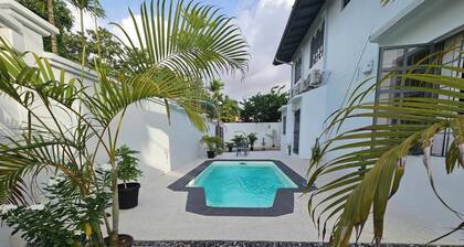 Cozy B&B in small gated San Juan community