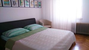 1 室のベッドルーム、WiFi