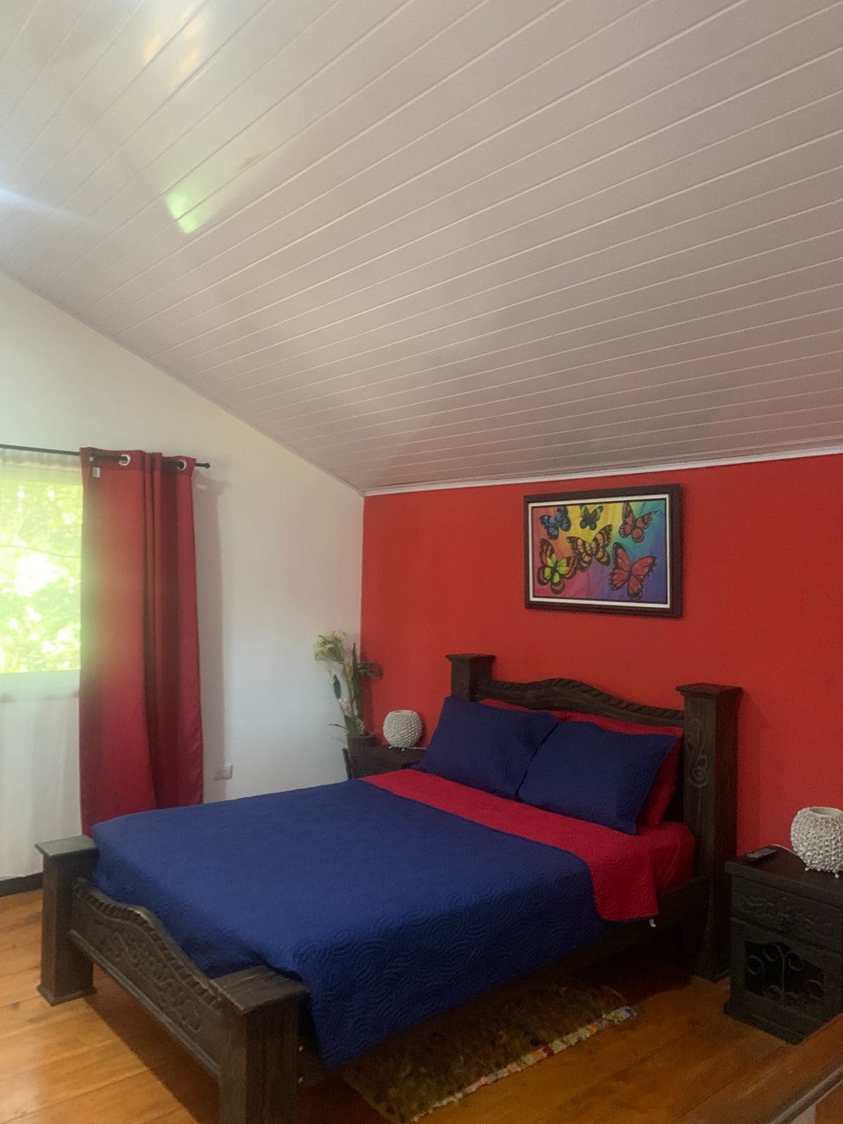 Down duvets, individually furnished, laptop workspace, free WiFi