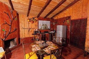 Luna Menguante | Private kitchen | Full-size fridge, microwave, rice cooker, blender