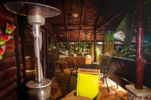 Luna Llena | Terrace/patio - Cabañas Lunas del Poas  (Sabana Redonda)