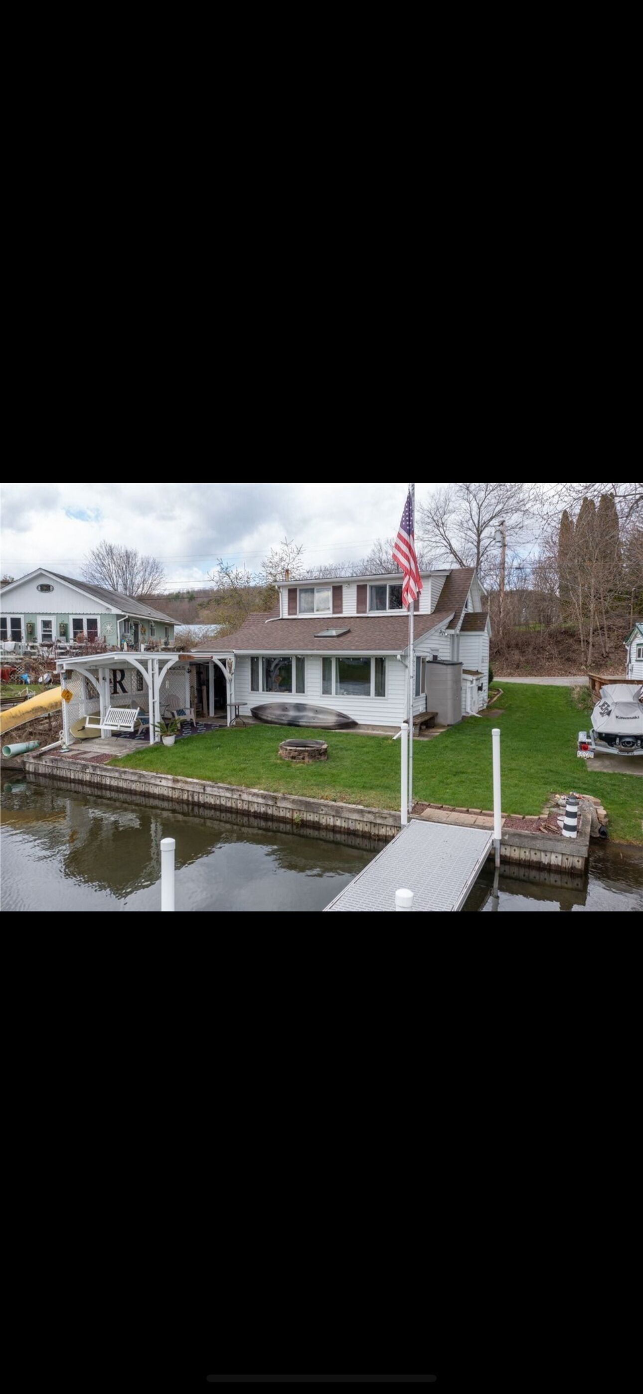 Charming 2-bedroom cottage on Loon Lake
