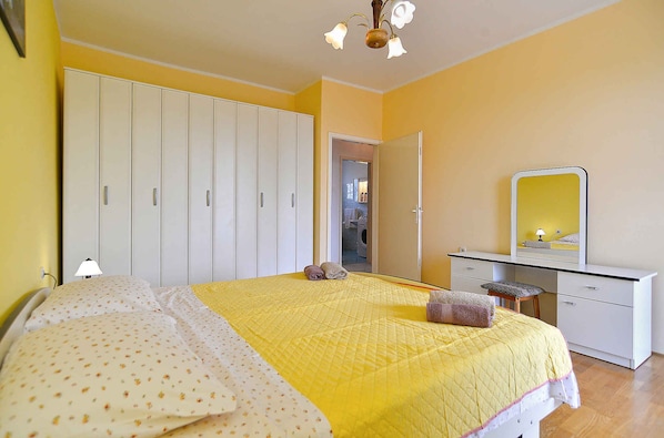 2 室のベッドルーム、WiFi