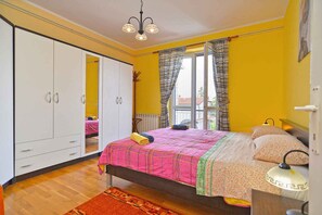 2 bedrooms, WiFi - Holiday apartment with balcony and barbecue (Pula)