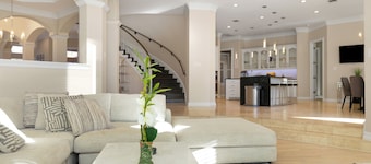 GORGEOUS LAKE TRAVIS RETREAT HOME WITH POOL, COURT AND FITNESS ROOM