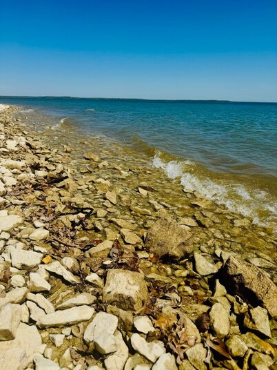 Enjoy Holiday Getaway on Lake Texoma!