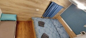 1 bedroom, bed sheets