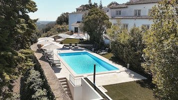 Sæsonbestemt udendørs pool