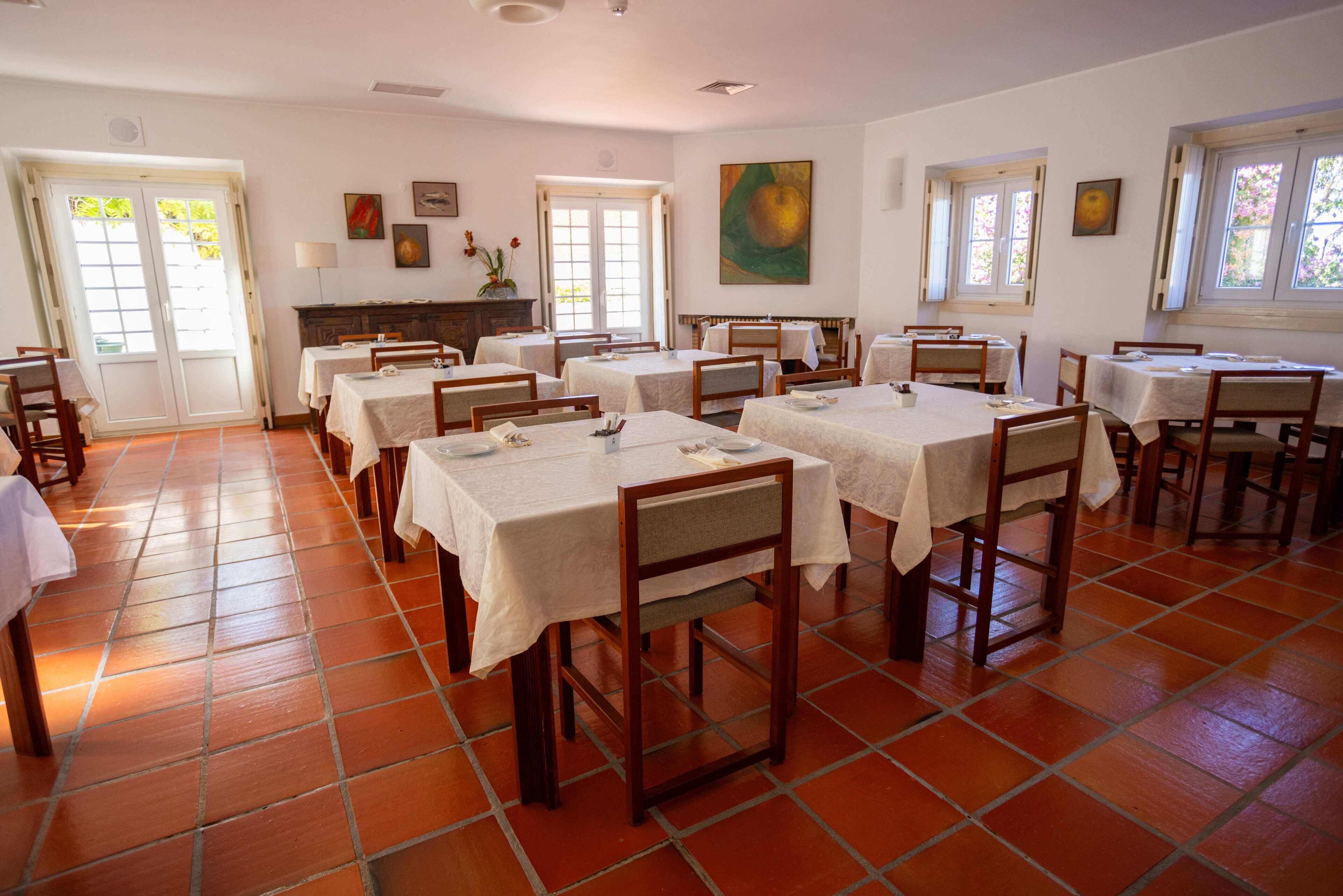 包含每日自助早餐