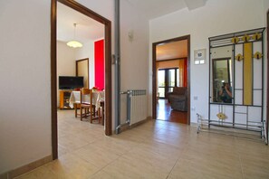 TV - Holiday apartment with garden and barbecue (Medulin)