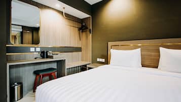 Deluxe Room, 1 Bedroom | 1 bedroom, bed sheets