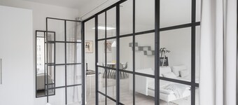 Fantastic Apartment w French Balcony