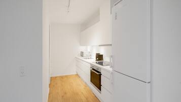 ์ํํธ | 1 ๊ฐ์ ์นจ์ค